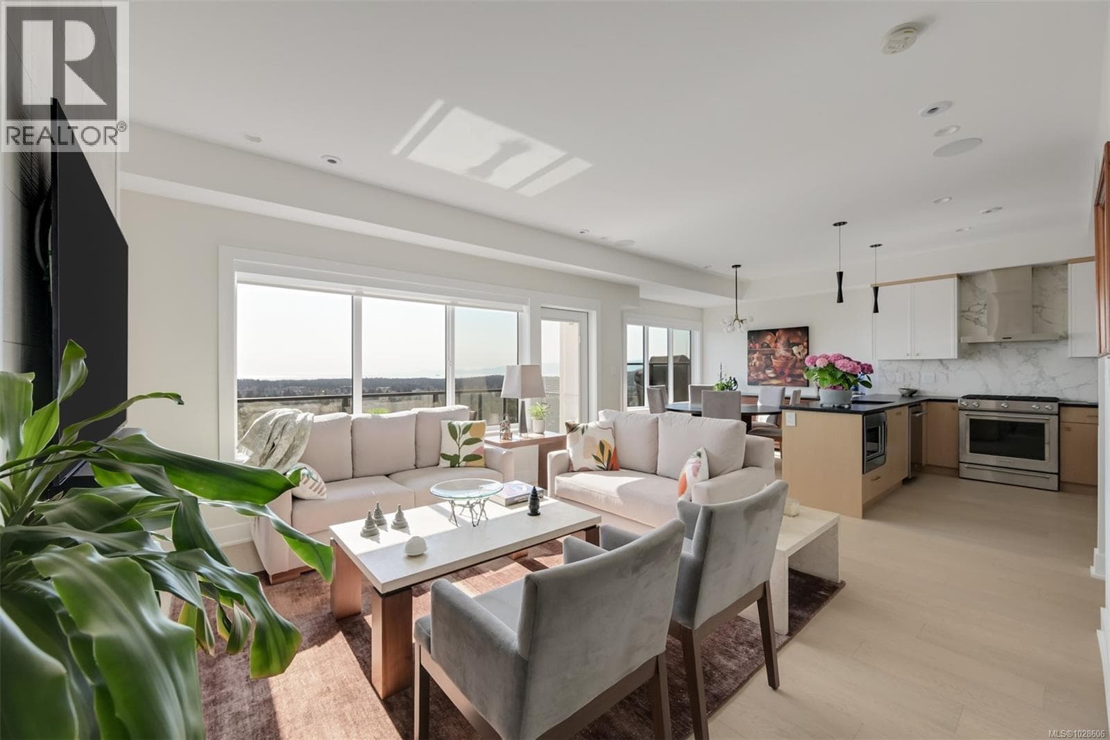 1122 Olivine Mews photo 2