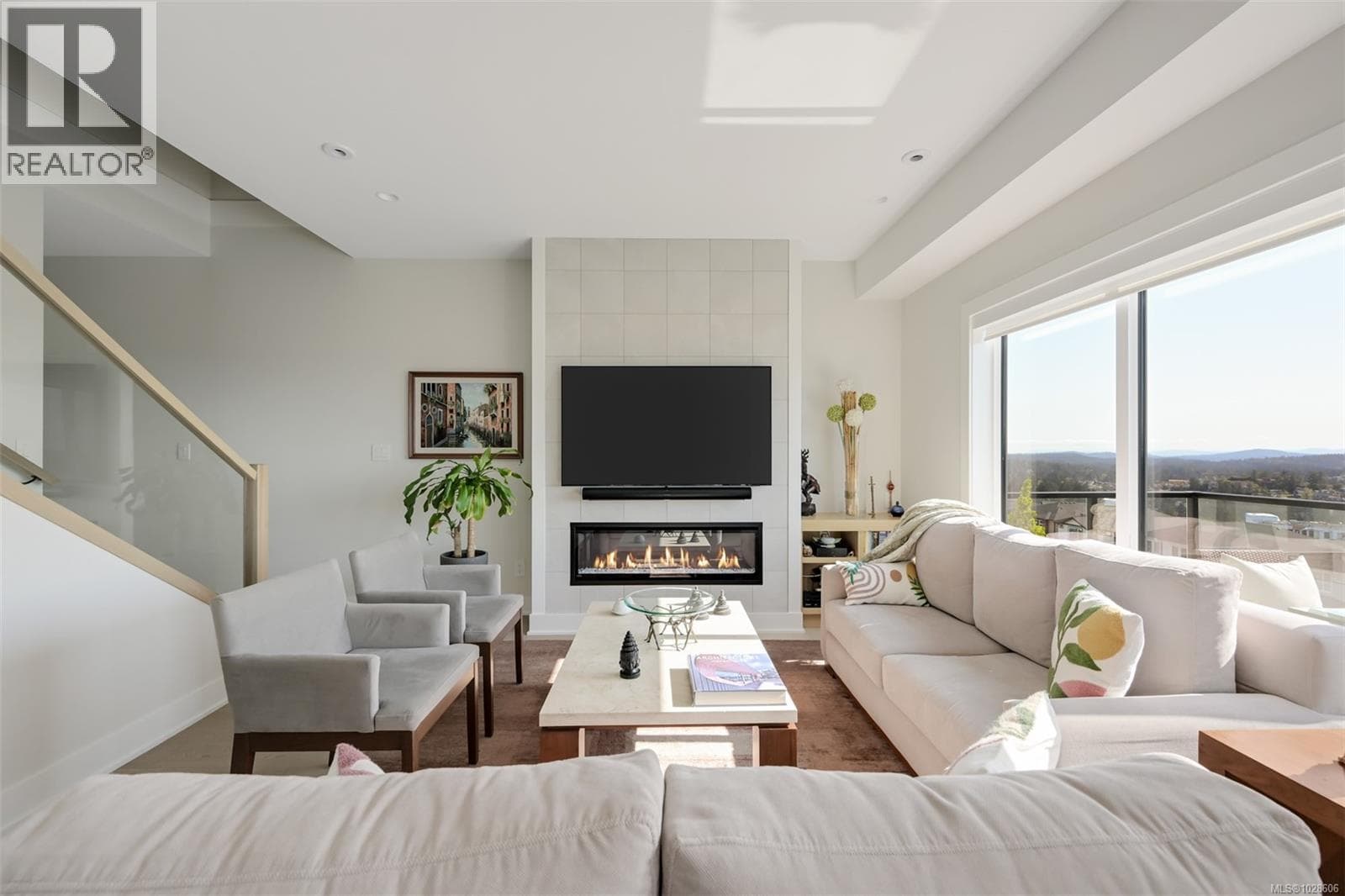 1122 Olivine Mews photo 4