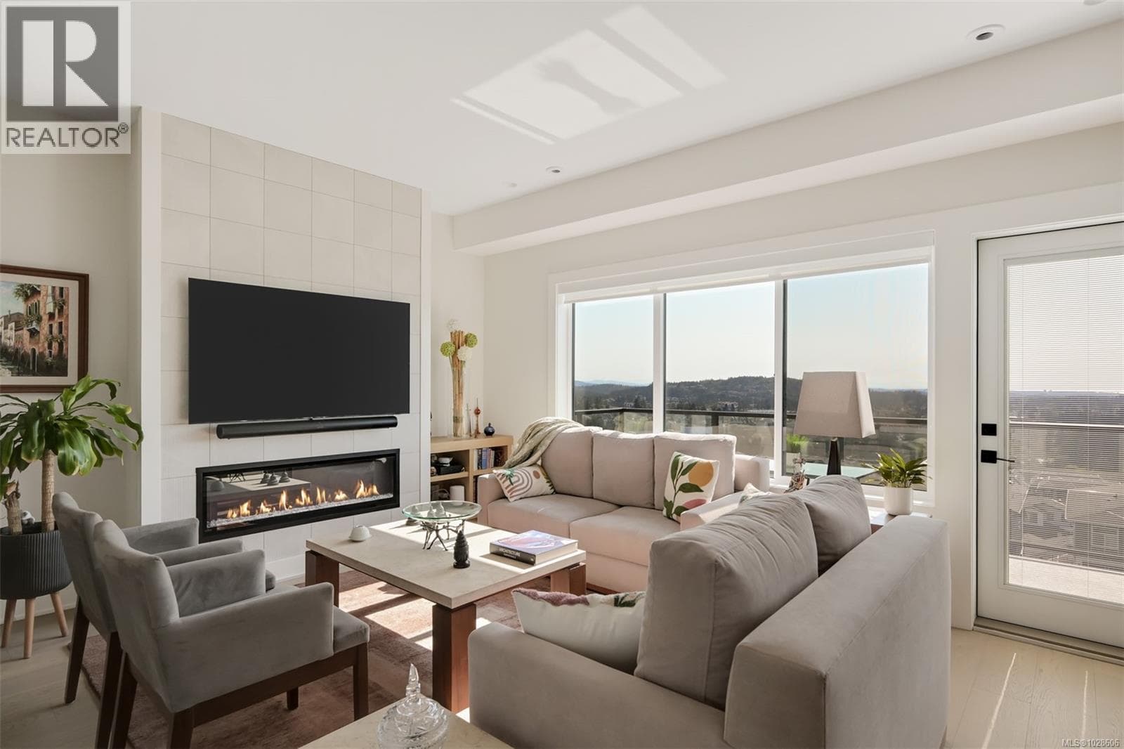 1122 Olivine Mews photo 5