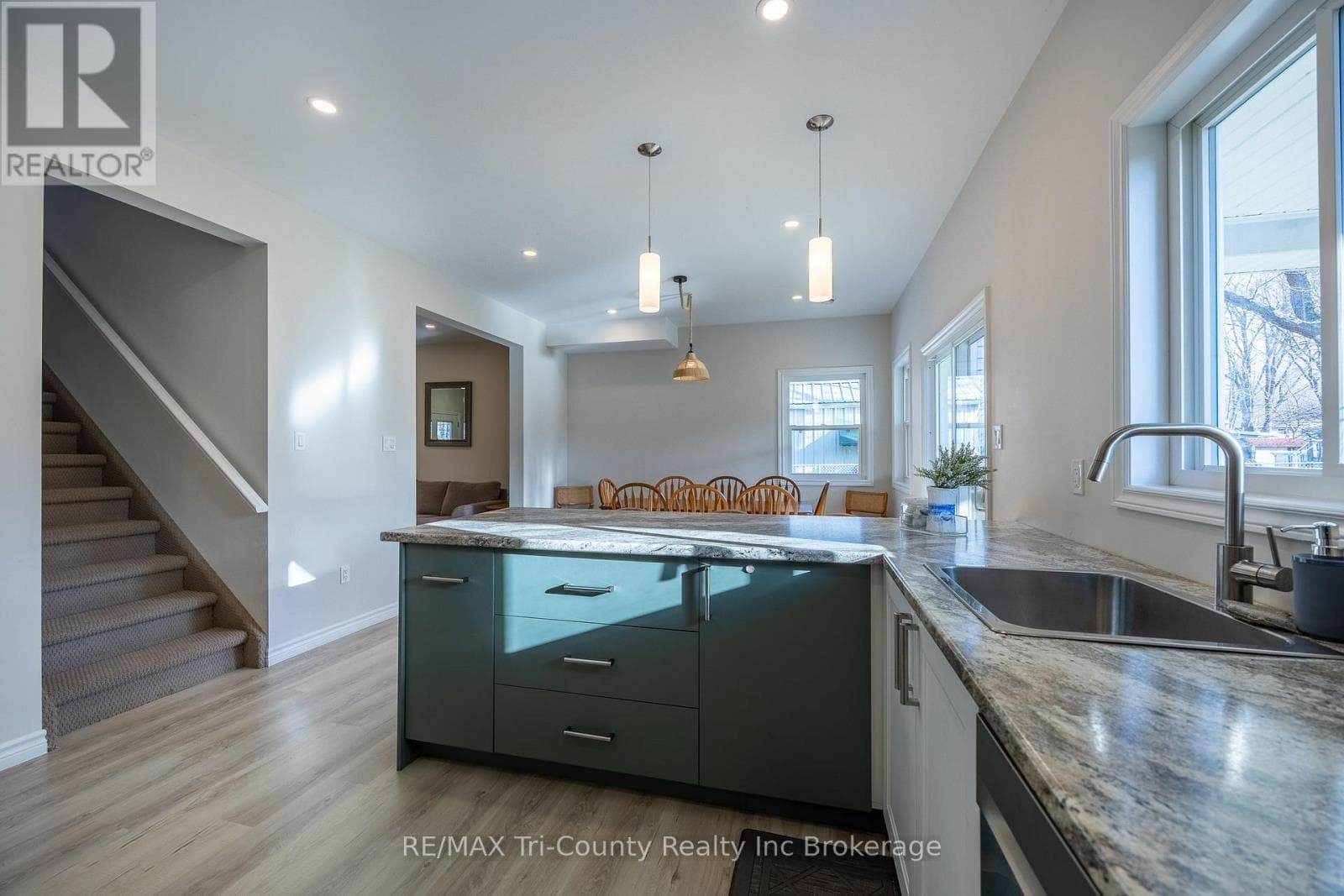 6 ADDISON STREET photo 10