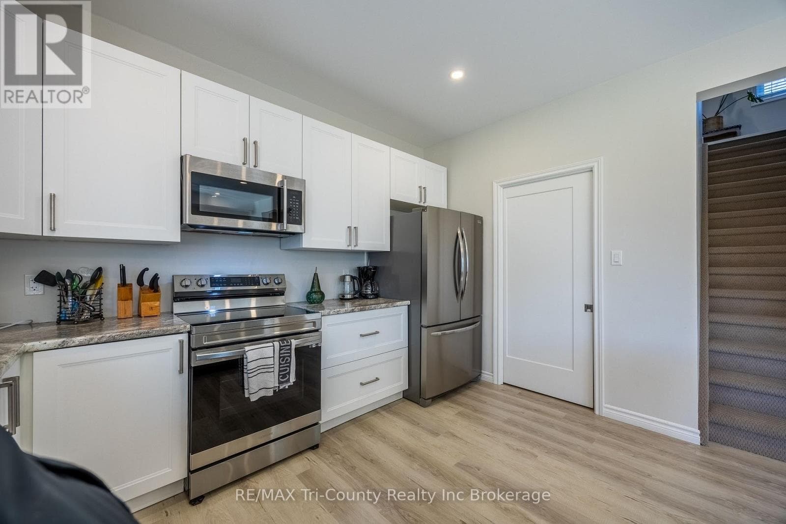 6 ADDISON STREET photo 11