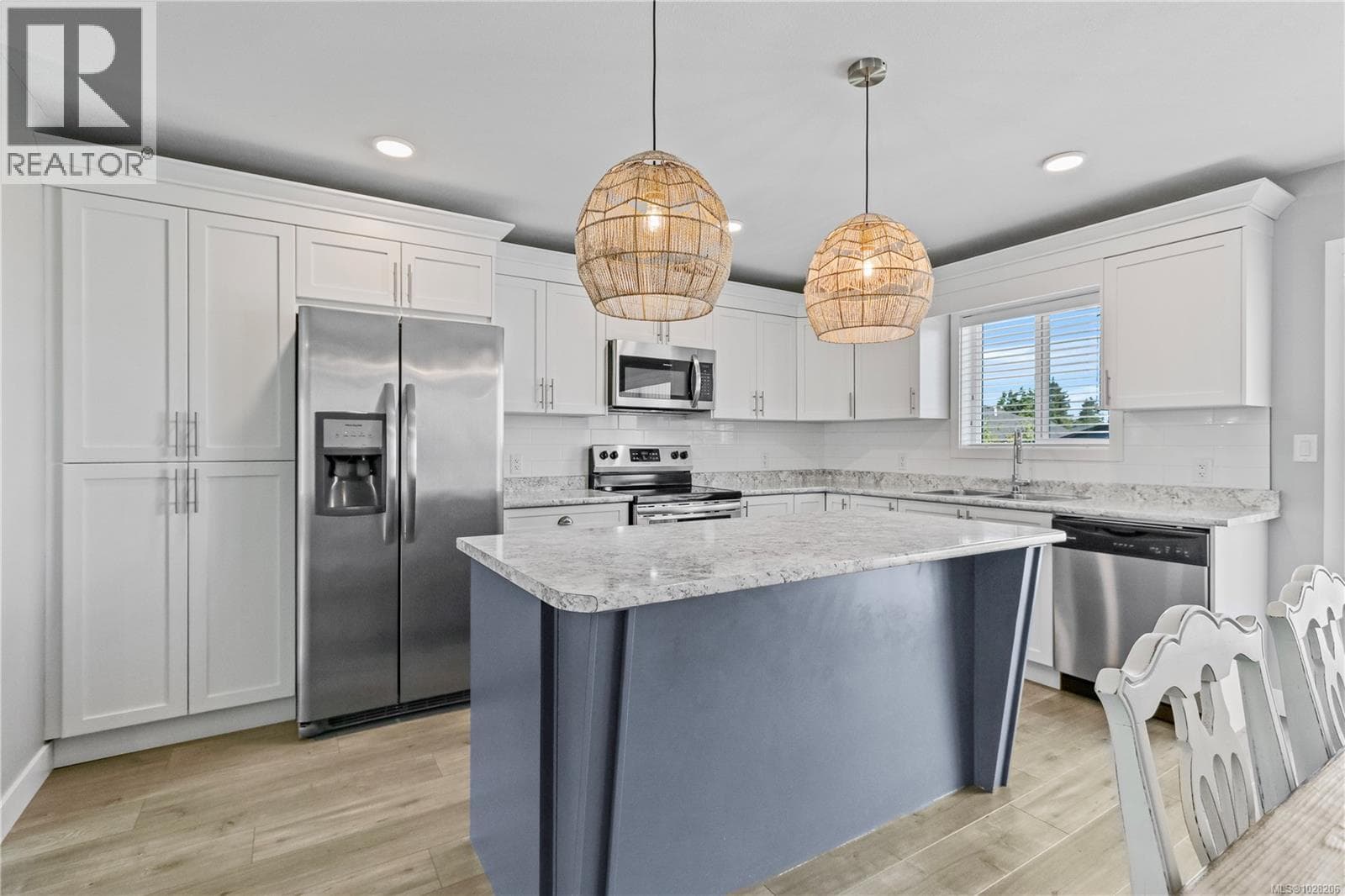 532 Lori Pl photo 5