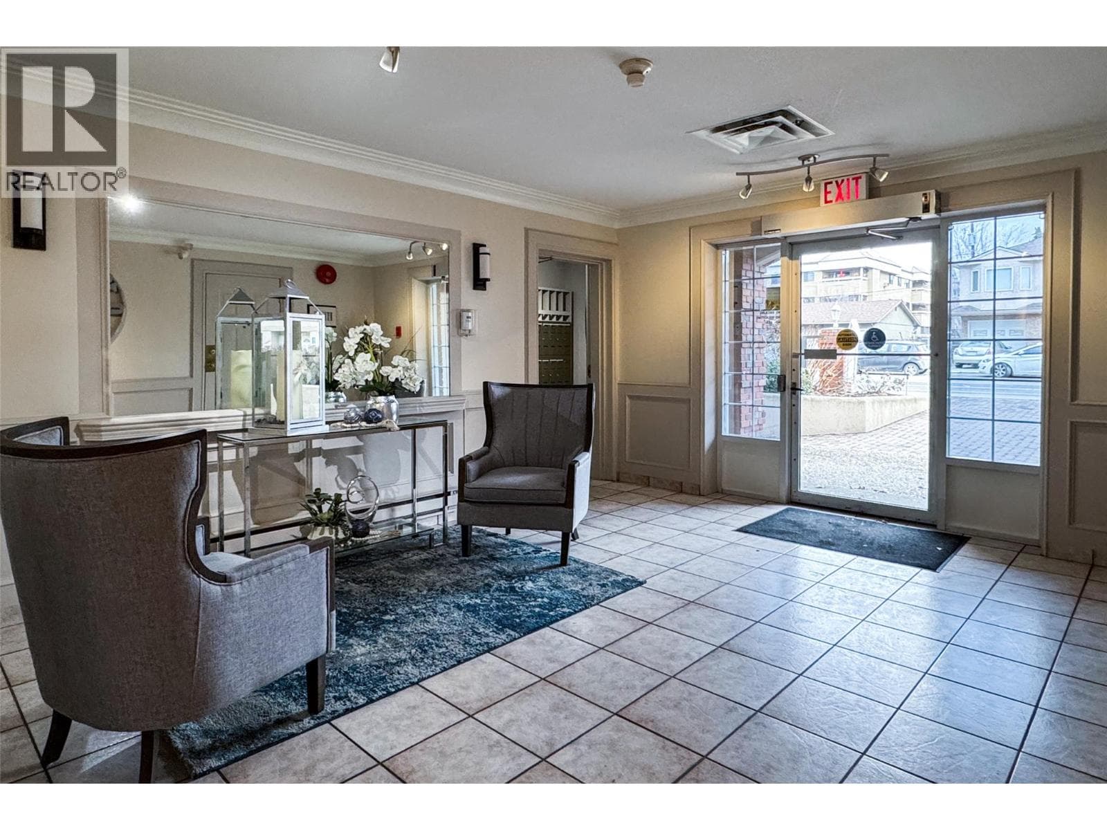 1055 Lawrence Avenue Unit# 105 Lot# 5 photo 5