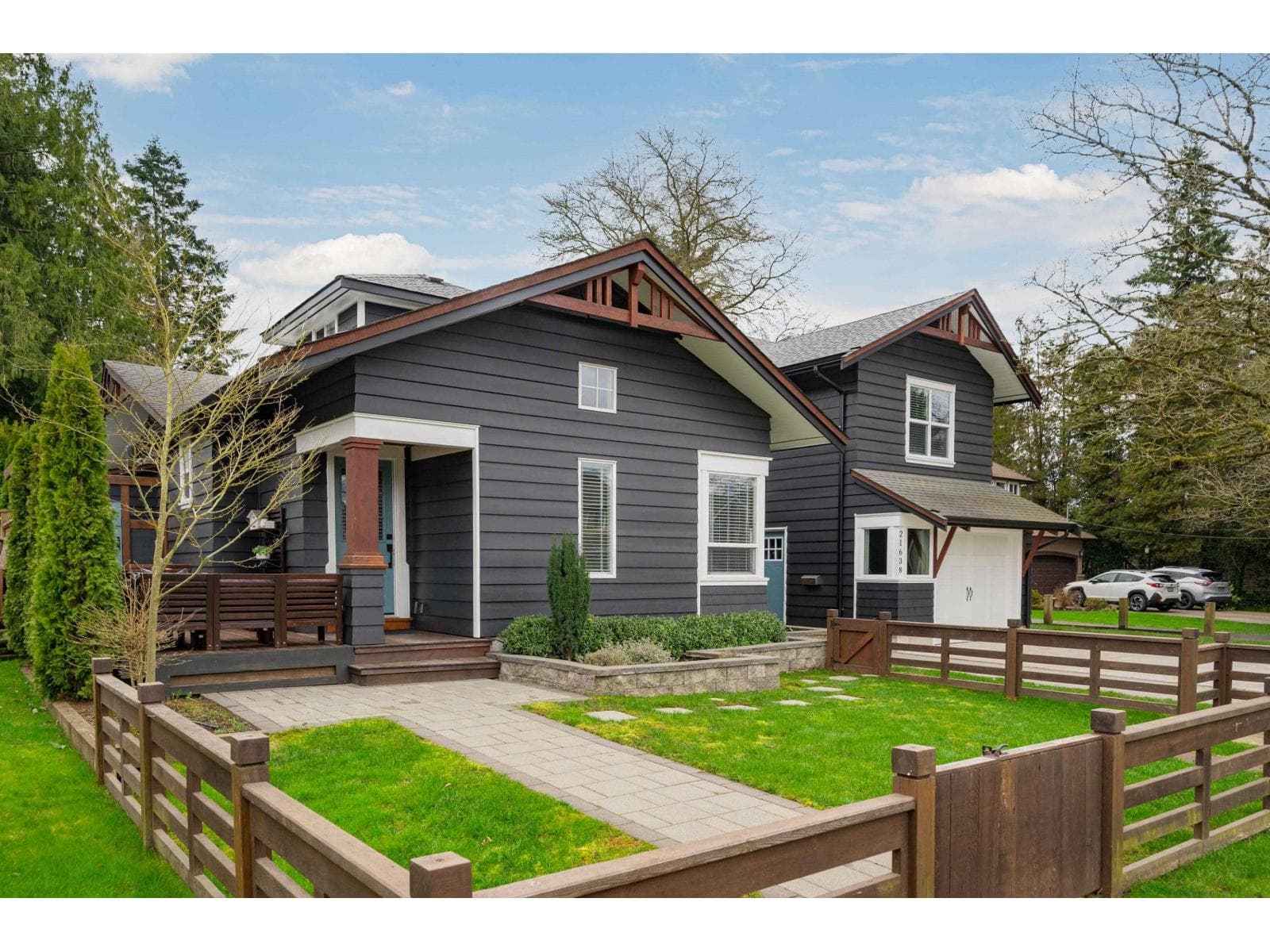 21638 46 AVENUE photo 3
