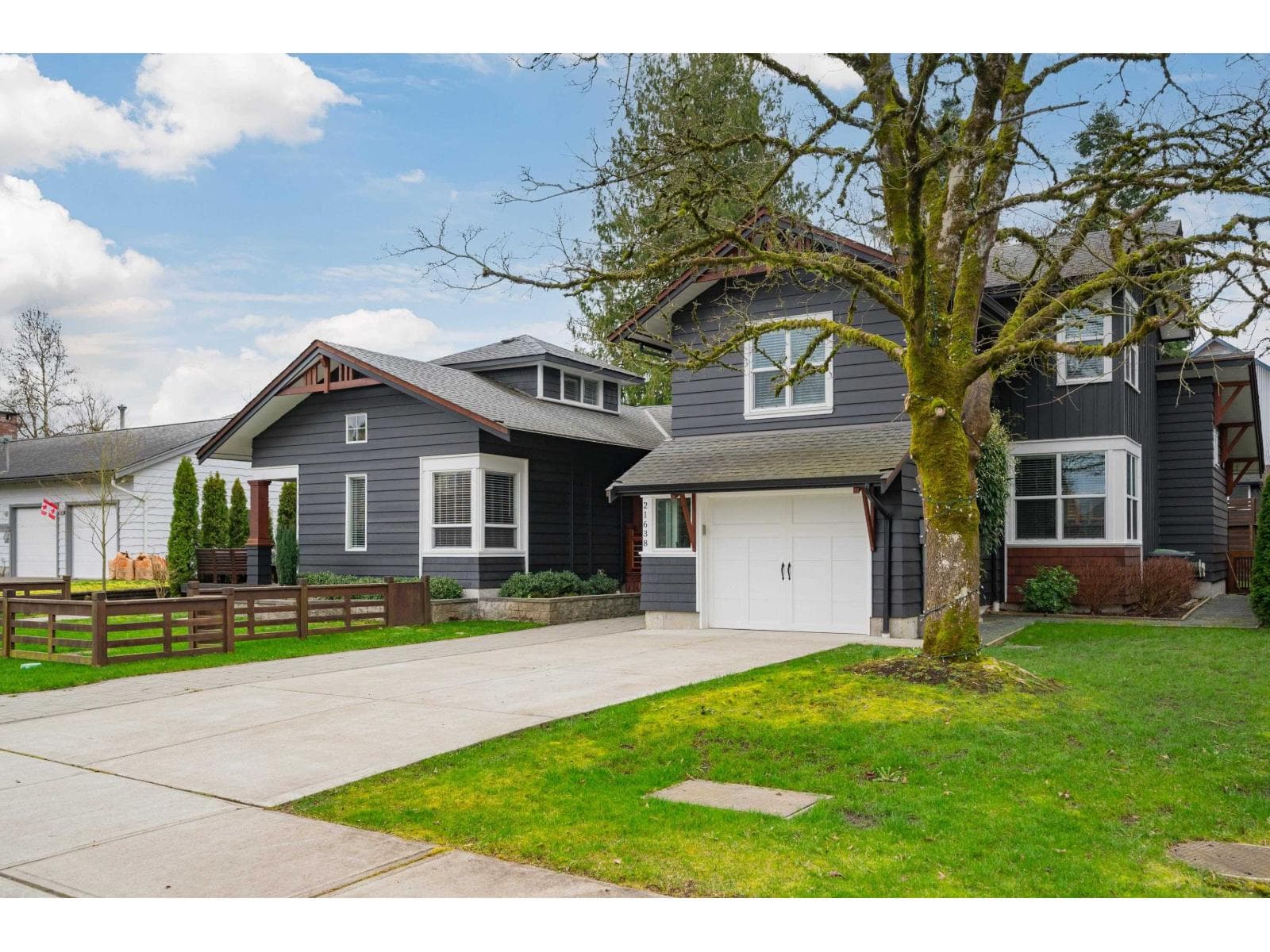 21638 46 AVENUE photo 2