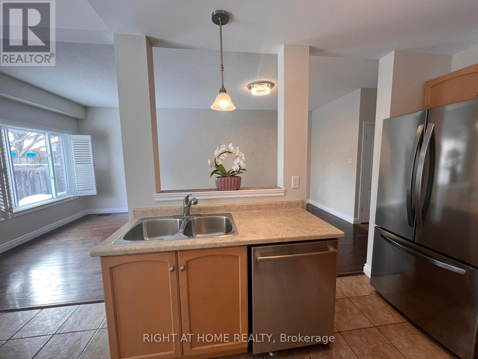 9 - 22 LIDDYCOAT LANE photo 3