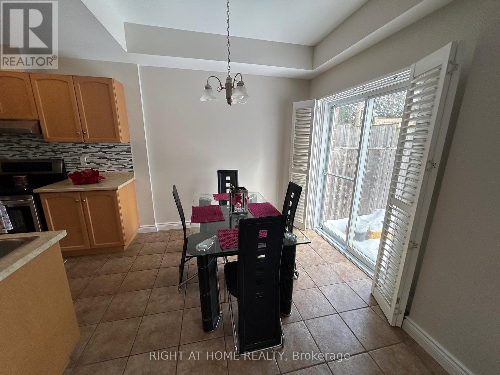9 - 22 LIDDYCOAT LANE photo 5