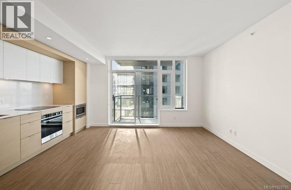 1003 848 Yates St photo 3