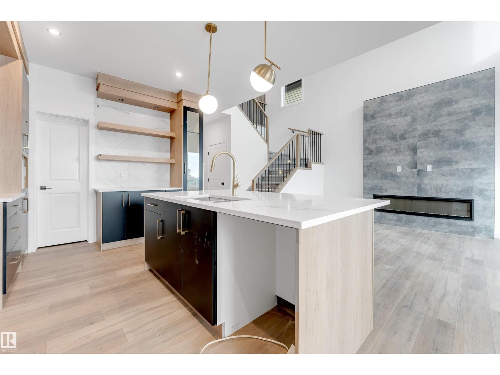 7 AXELWOOD CR — photo 4