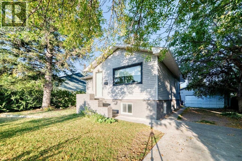 820 9A Street NE — photo 3
