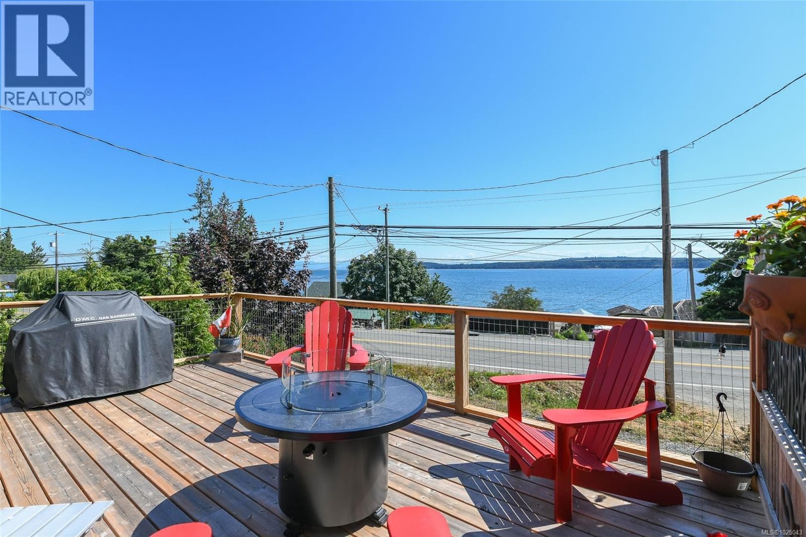 5693 Island Hwy S photo 4