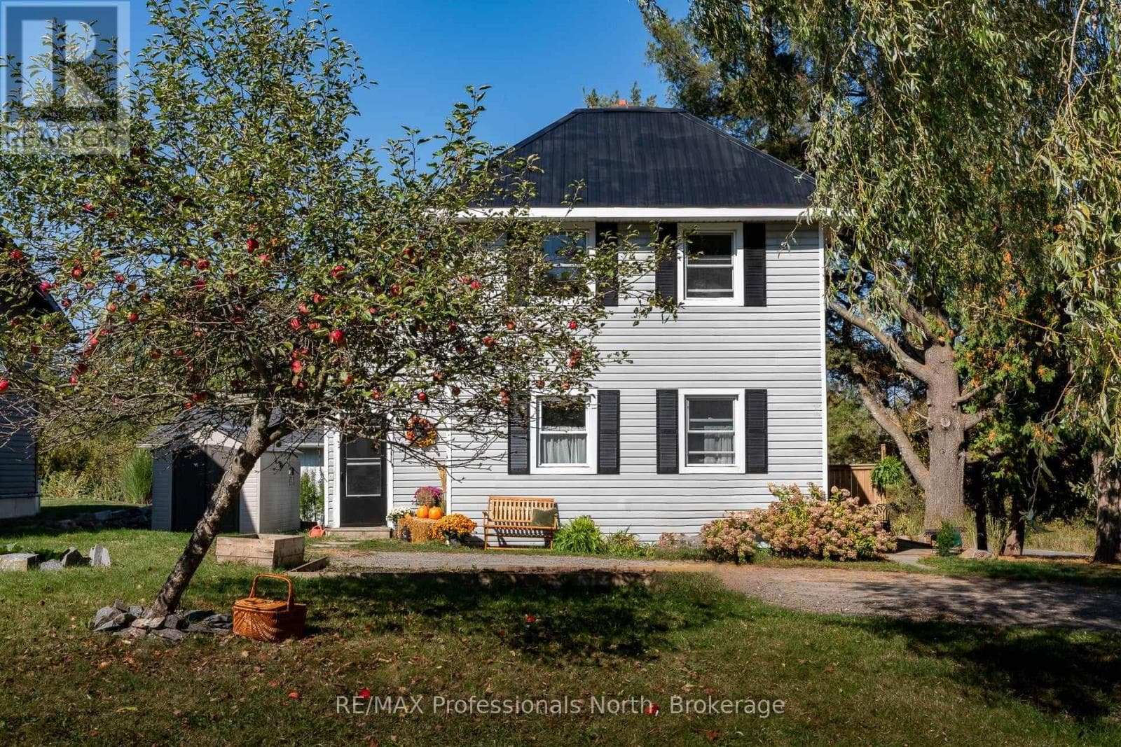 3 bed 2 bath single family at 26 KITCHEN ROAD S — $549,000