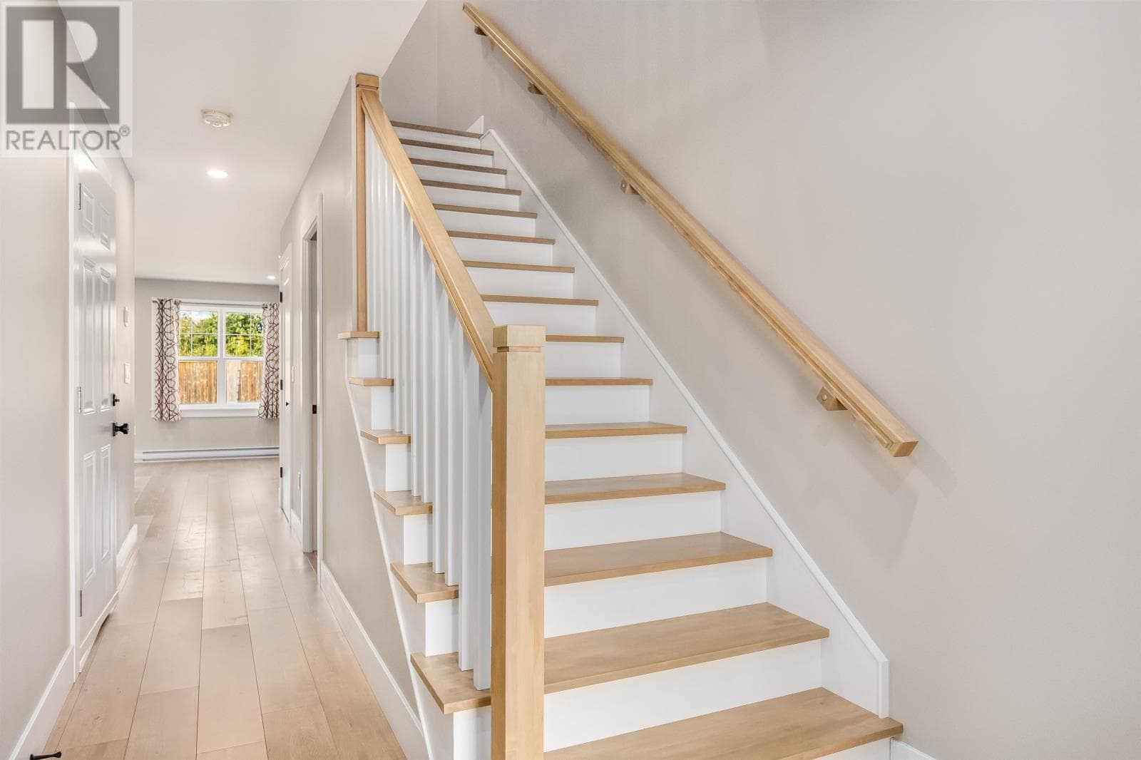 89 Harold Court photo 3