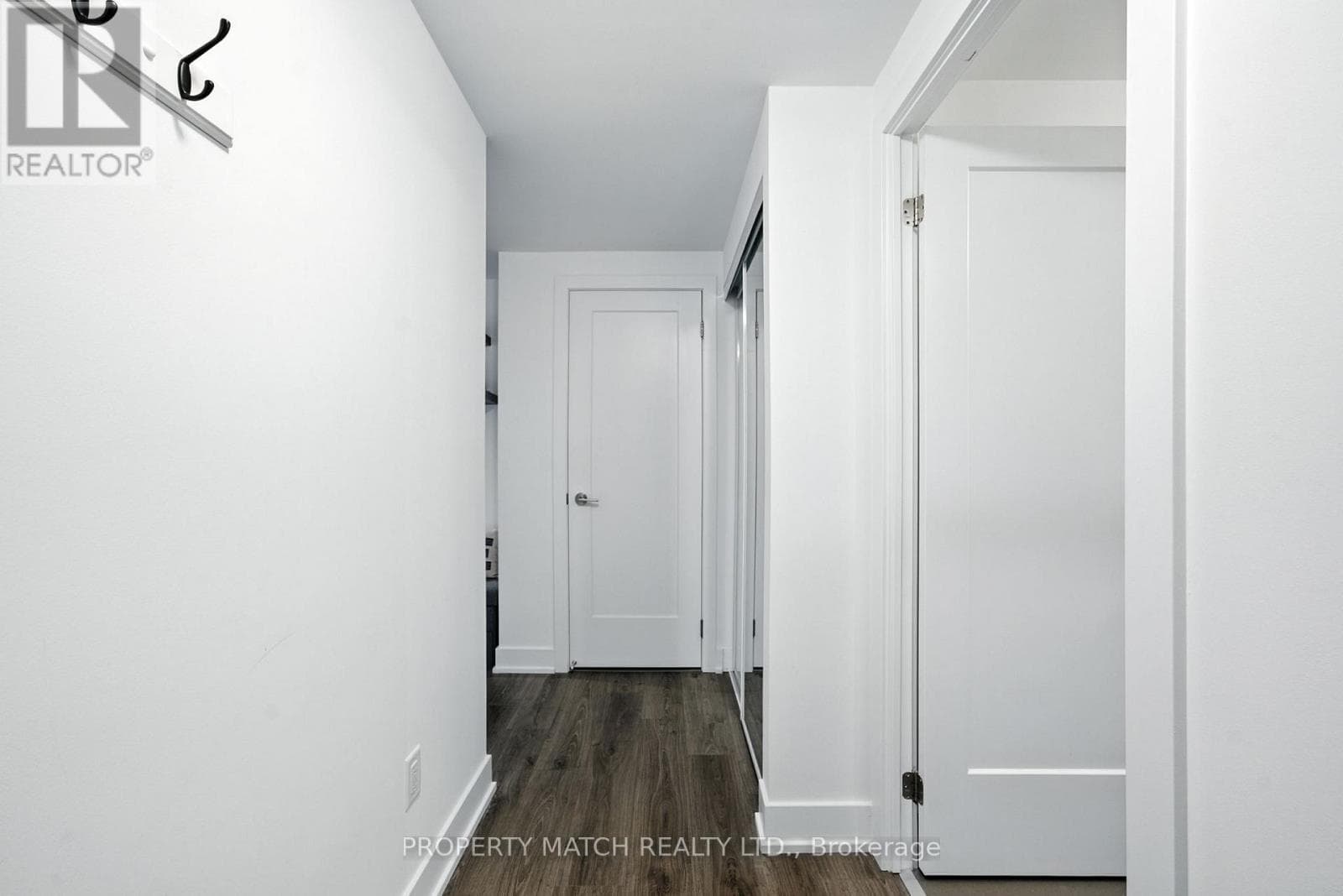 802 - 2545 SIMCOE STREET N photo 5