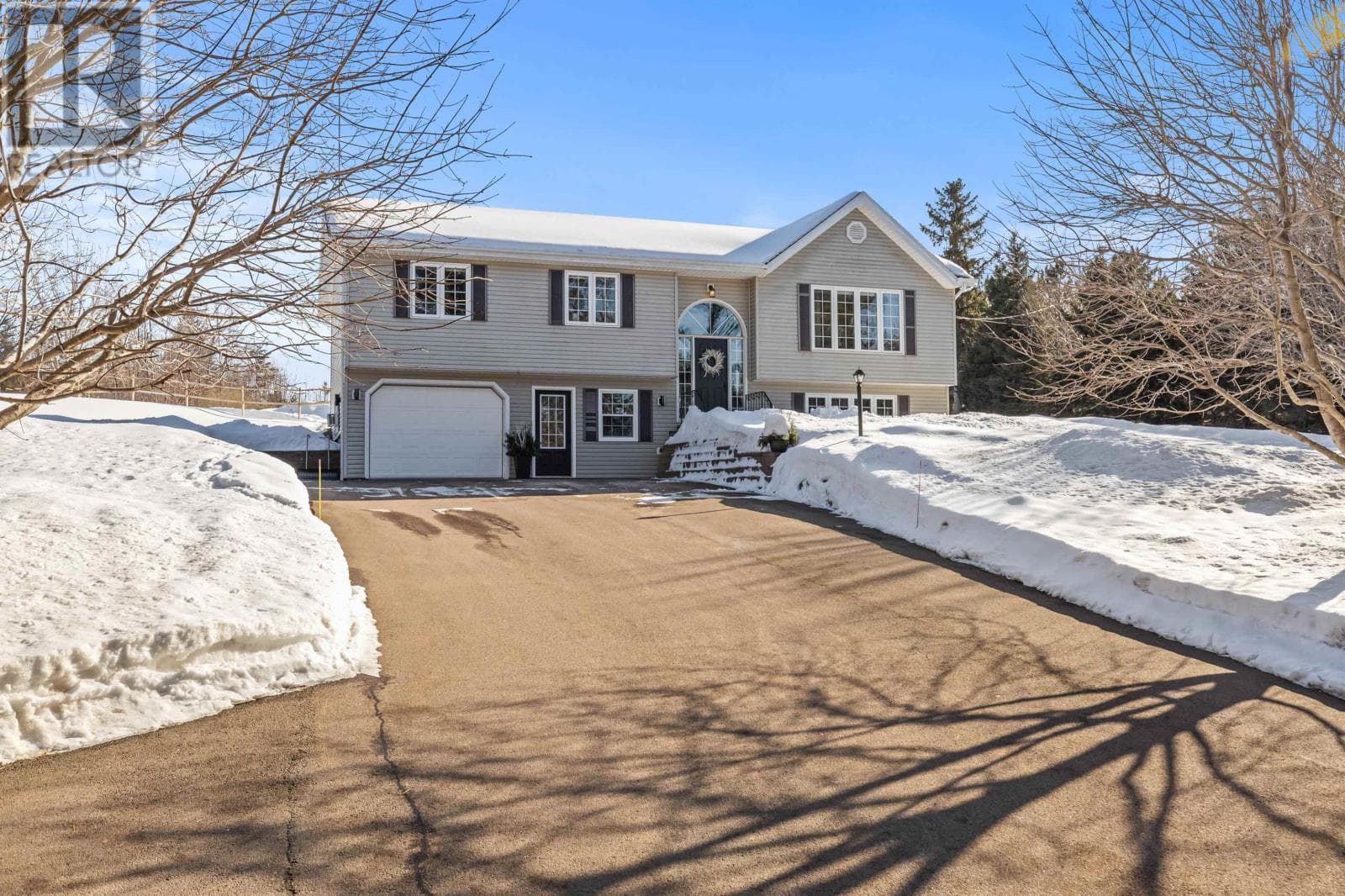 1422 Gladstone Road photo 2