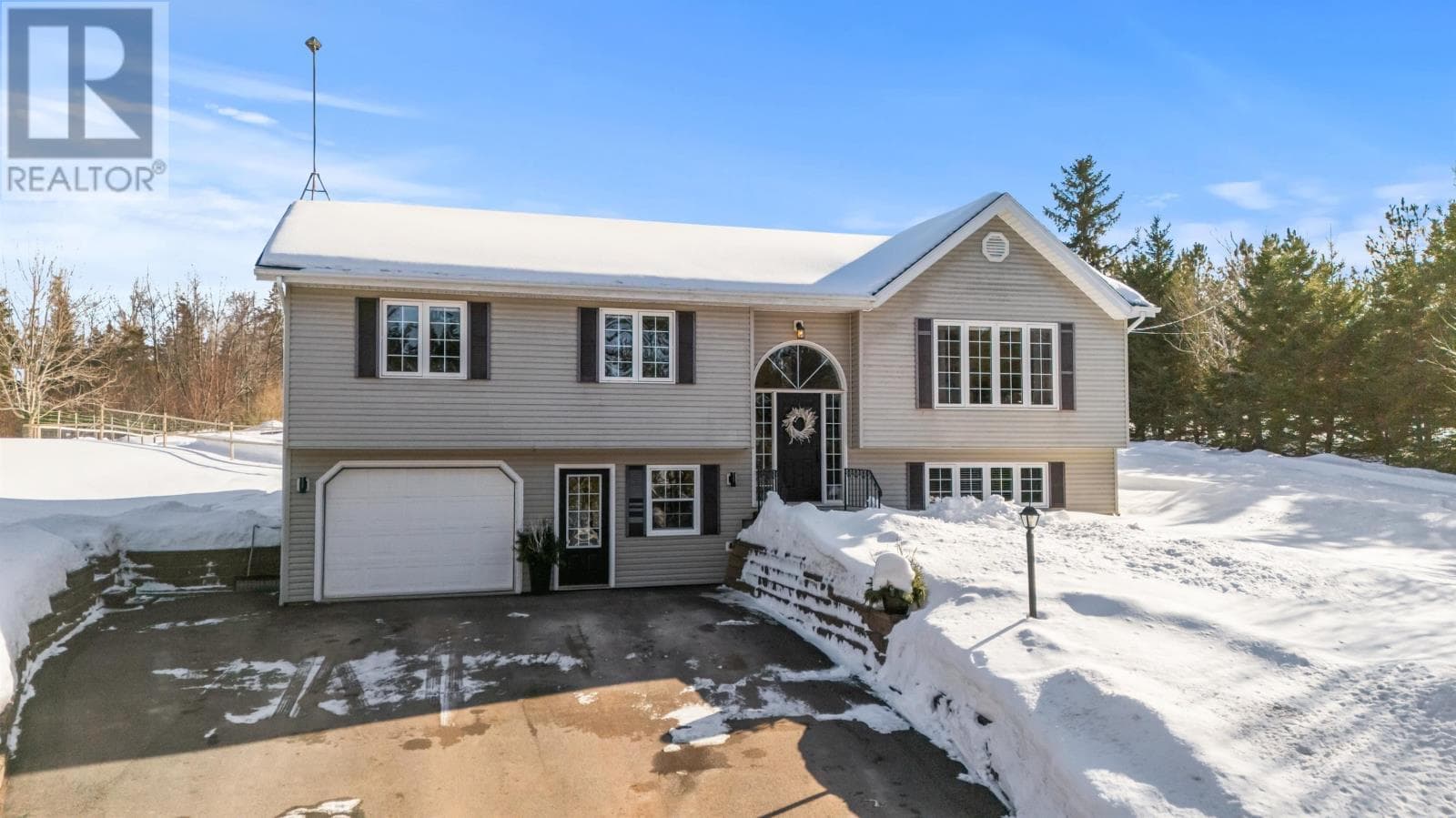 1422 Gladstone Road photo 3
