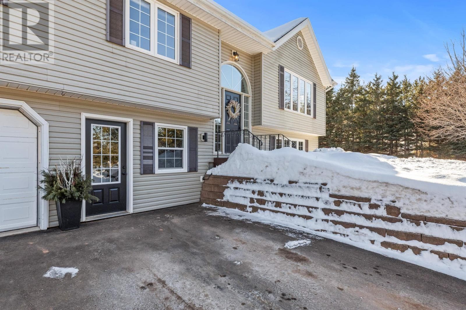1422 Gladstone Road photo 4
