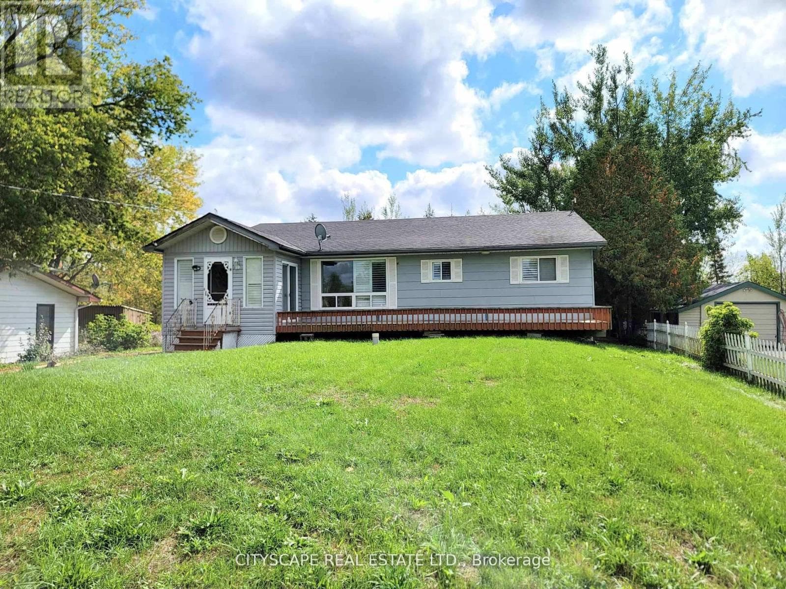 4 bed 3 bath single family at 34 ROBINSON AVENUE — $439,000