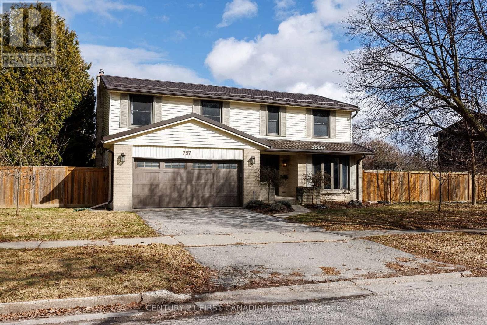 737 VILLAGE GREEN AVENUE photo 2