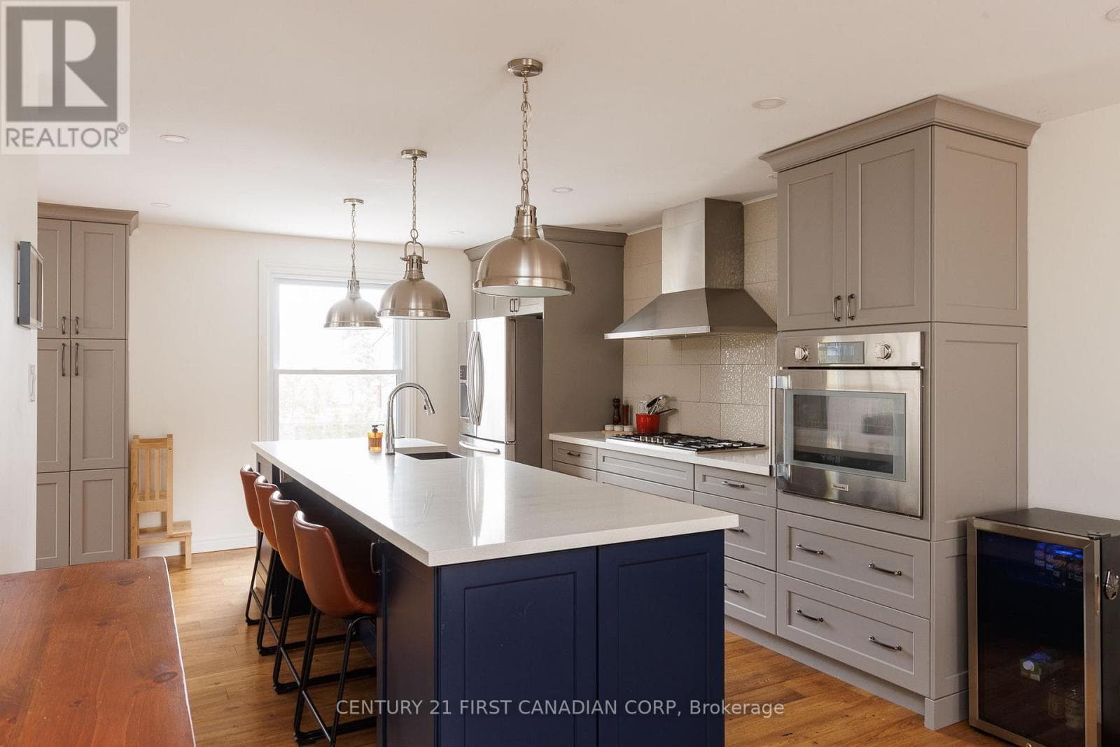 737 VILLAGE GREEN AVENUE photo 5