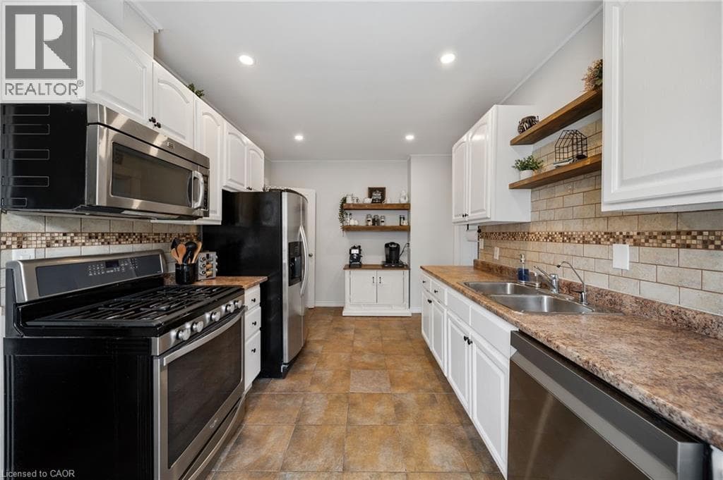 3 LLOYD Street Unit# B photo 3
