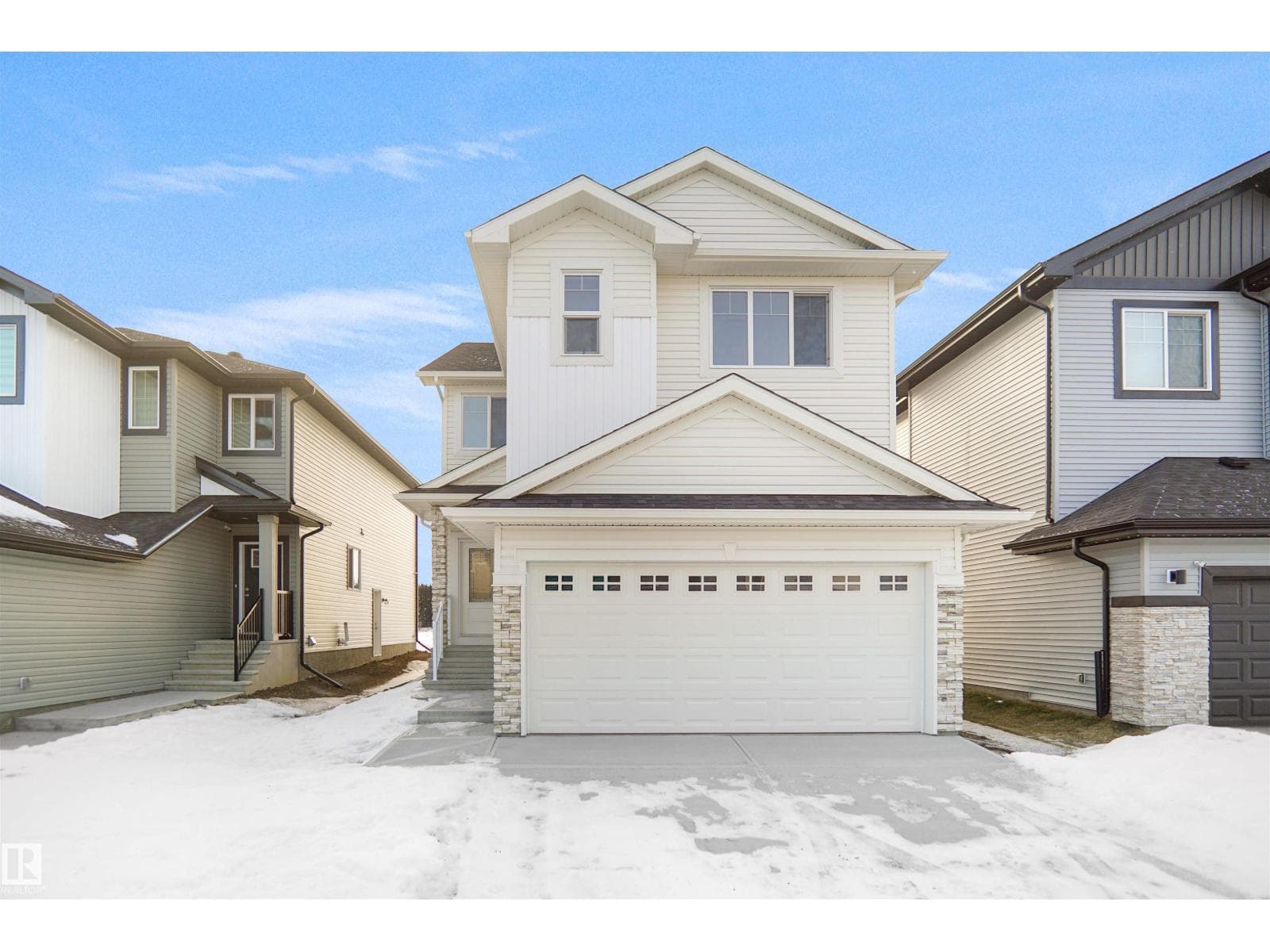 1535 11 AV NW photo 2