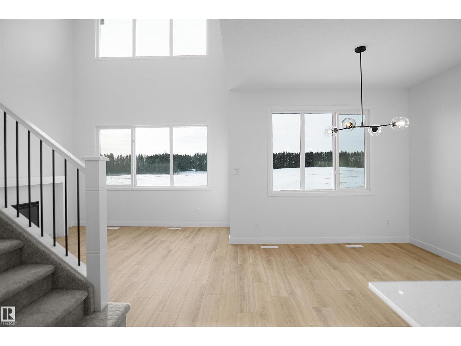 1535 11 AV NW photo 4