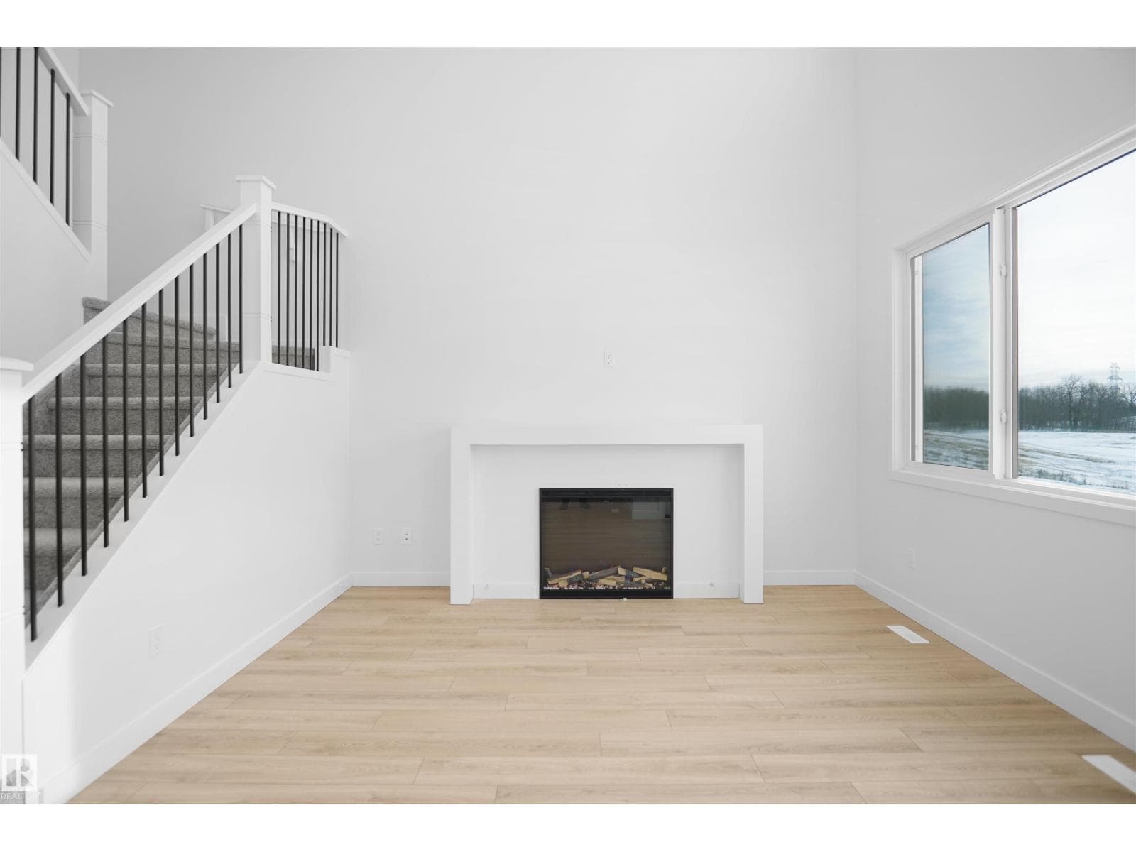 1535 11 AV NW photo 5