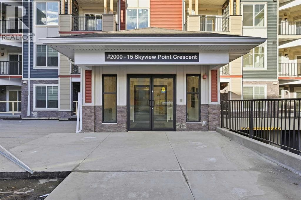2425, 15 Skyview Point Crescent NE — photo 3