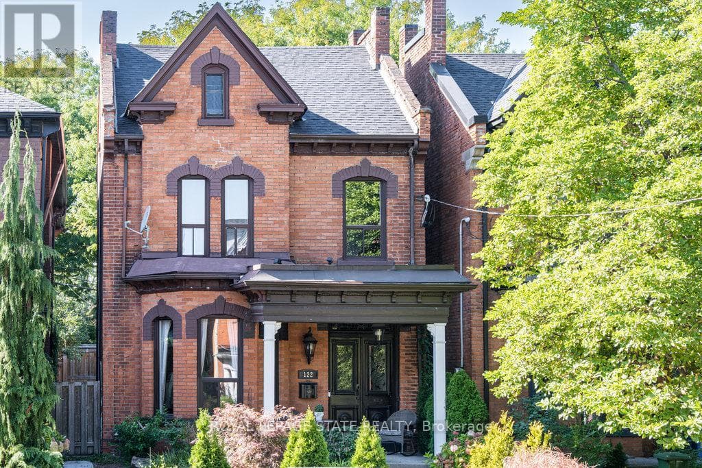 4 bed 3 bath single family at 122 EAST AVENUE S — $998,000