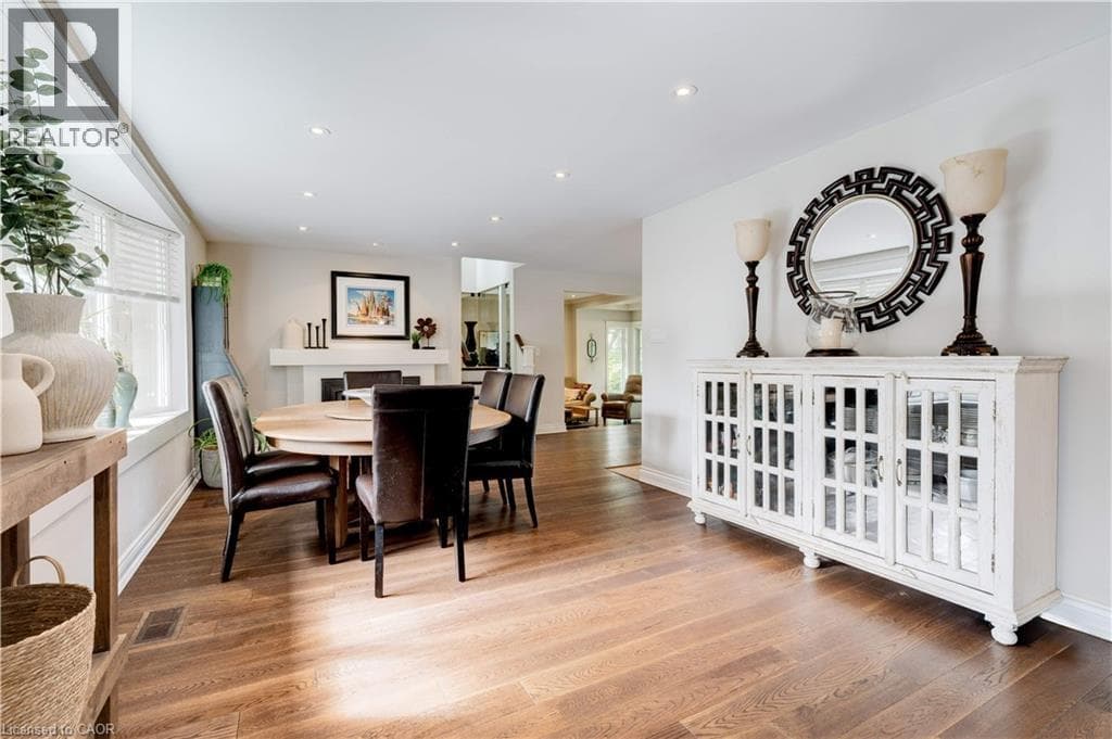 4391 LAKESHORE Road photo 5