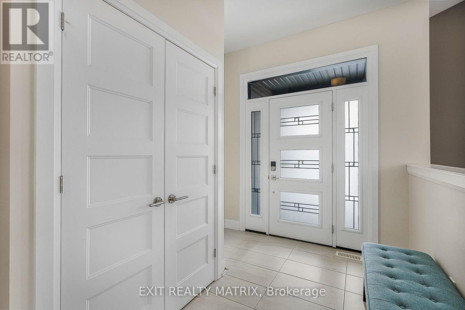 128 LYON STREET photo 4
