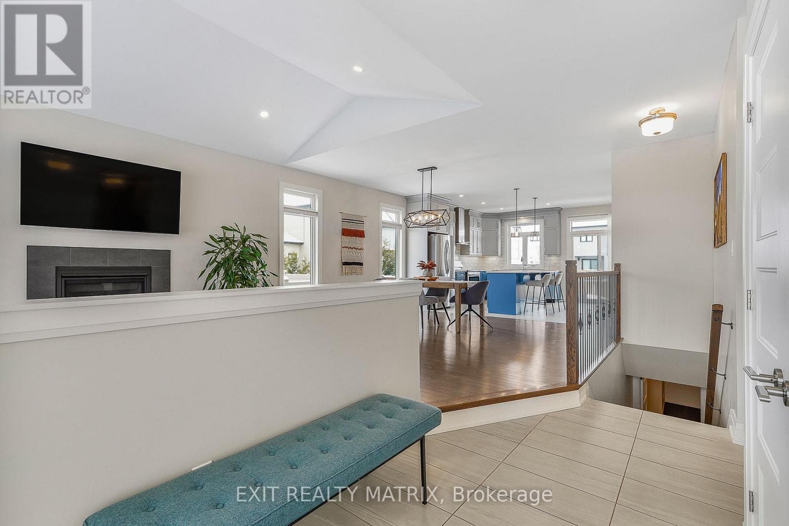 128 LYON STREET photo 5