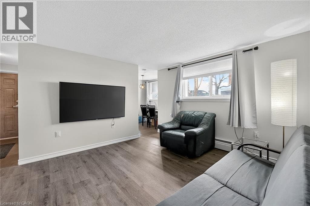 37 CONROY Crescent Unit# 1 photo 4