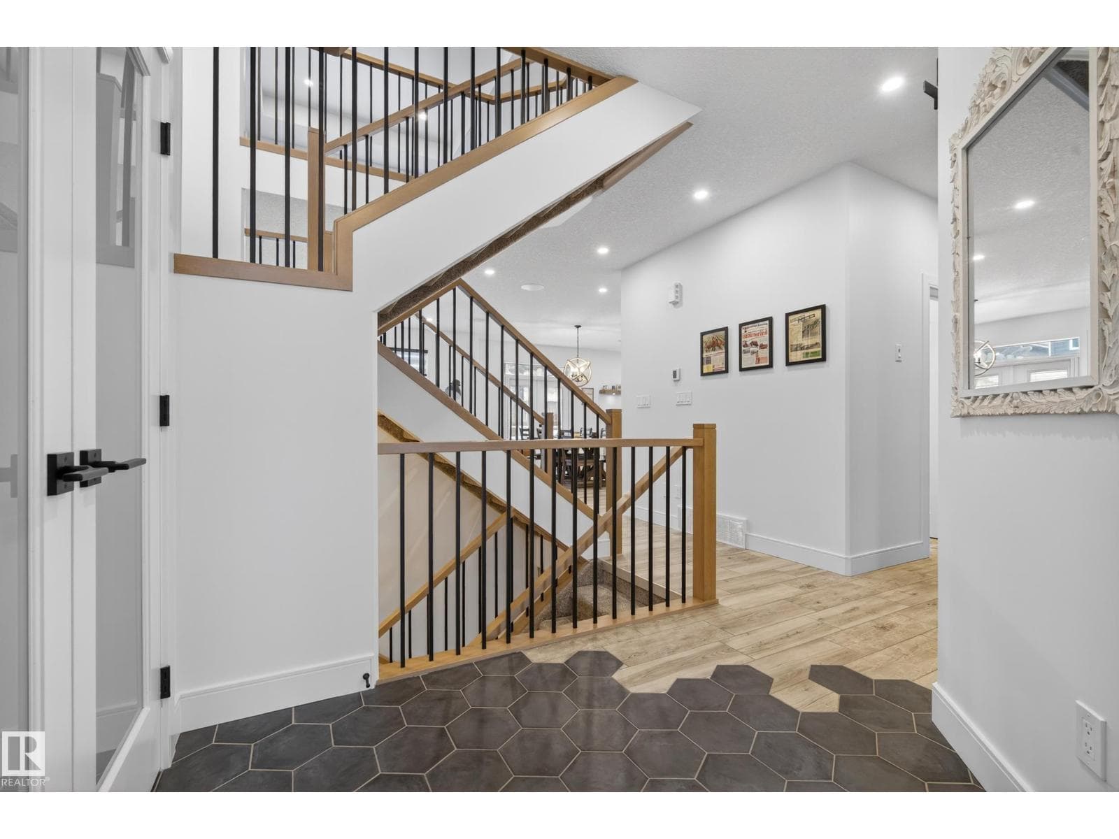 4470 SUZANNA CR SW photo 2