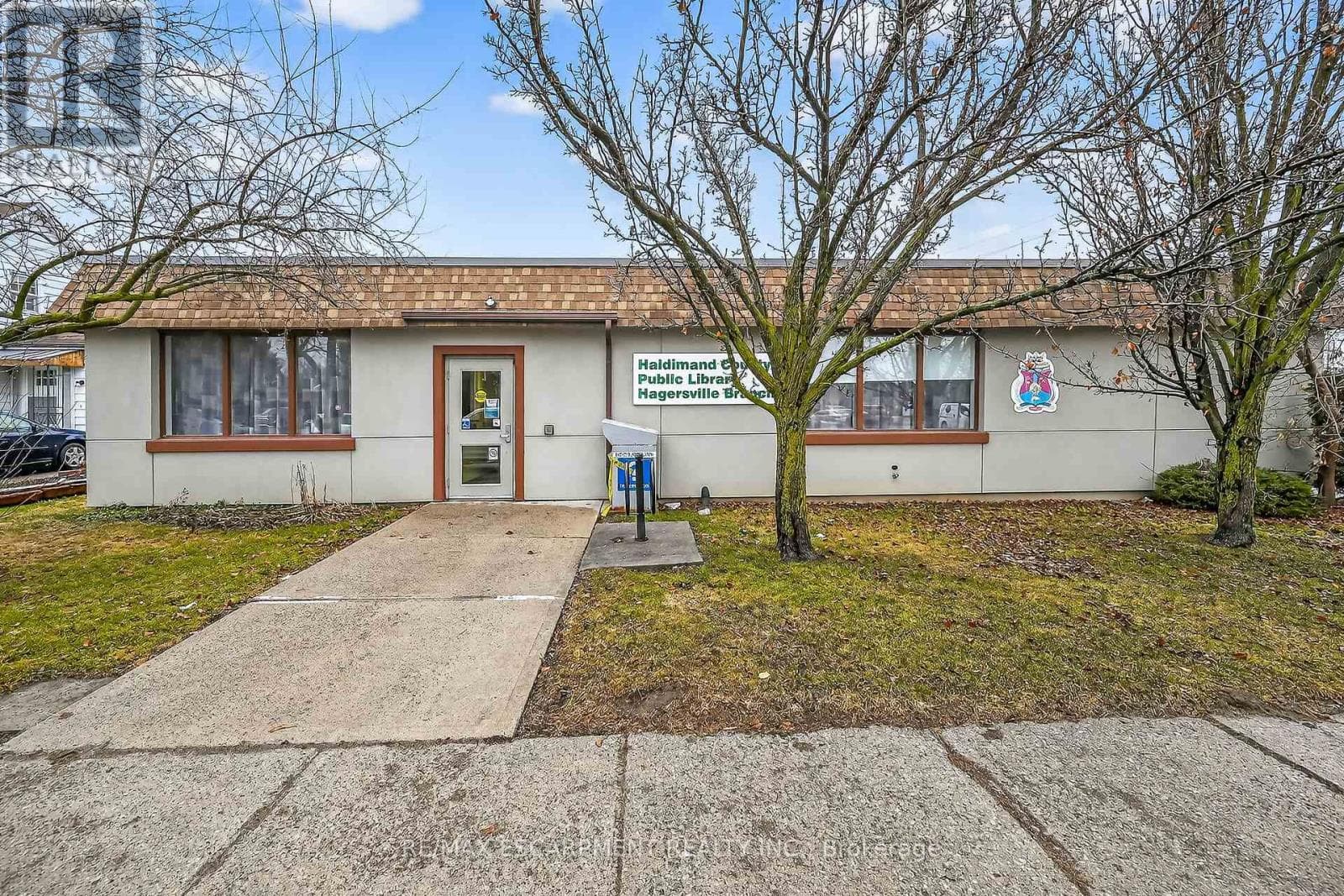 3 bath institutional - special purpose at 13 ALMA STREET N — $679,900