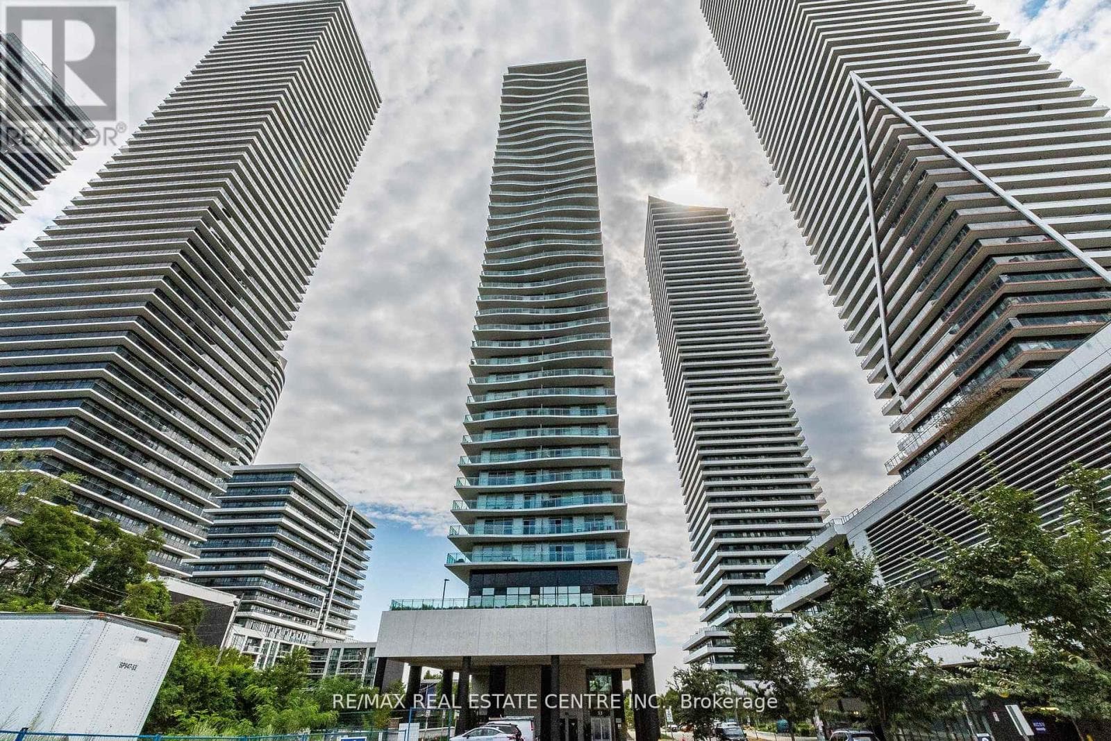 2 bed 2 bath single family at 2611 - 33 SHORE BREEZE DRIVE — $699,900