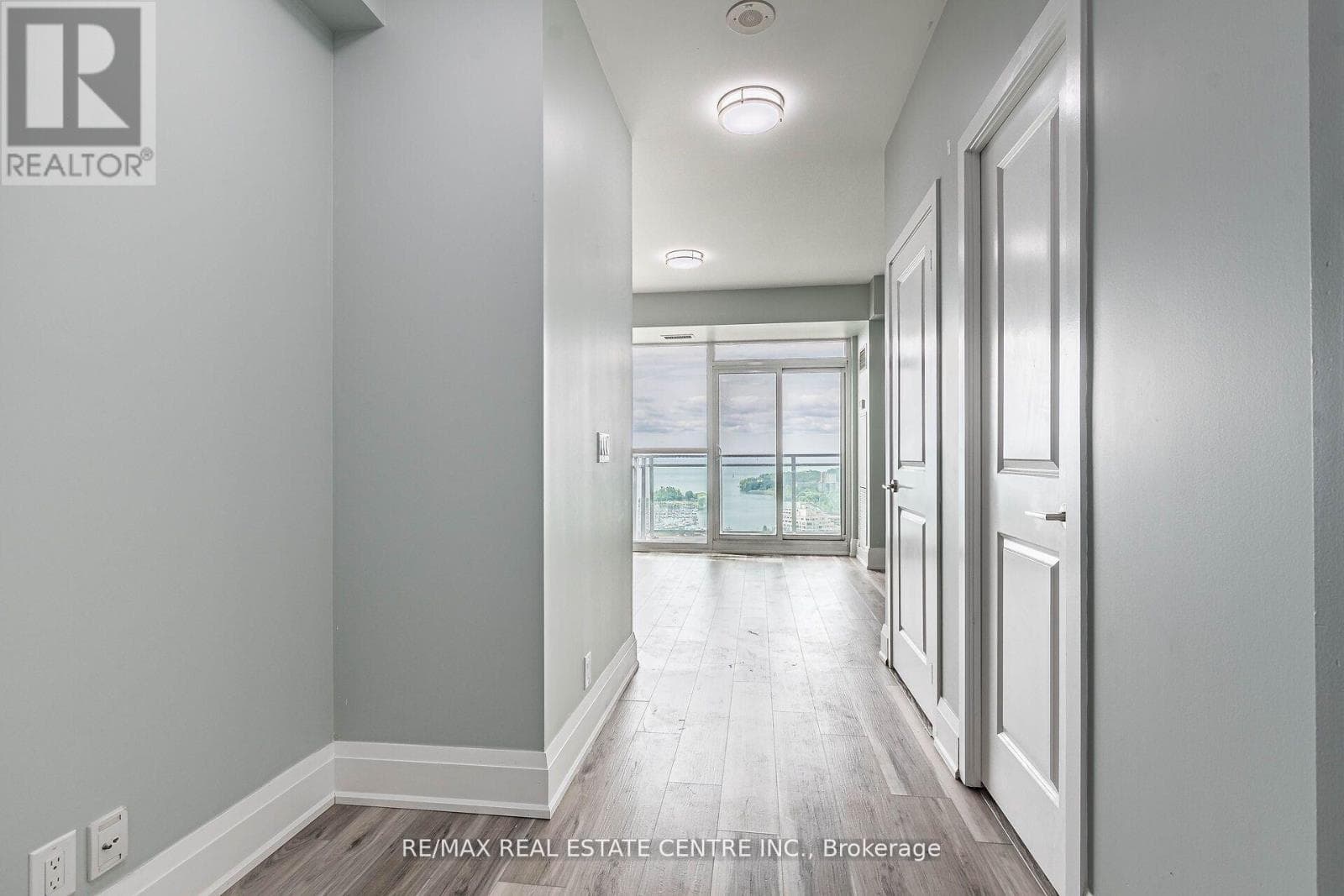 2611 - 33 SHORE BREEZE DRIVE photo 3