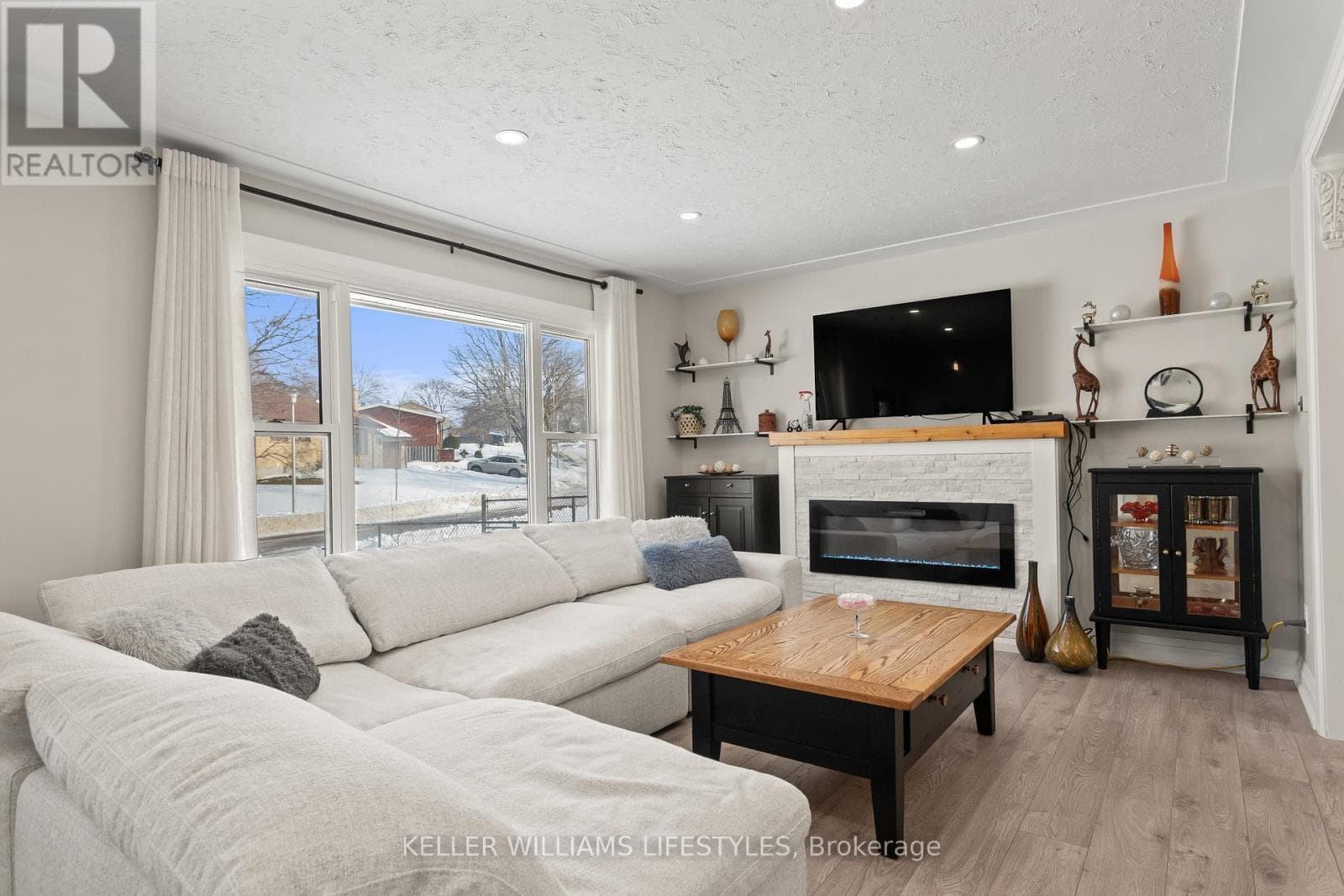 23 STORMONT DRIVE photo 4