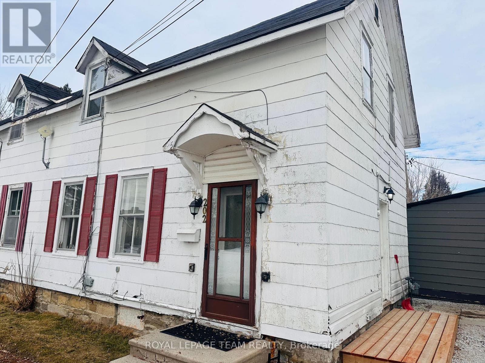202 BELL STREET photo 2