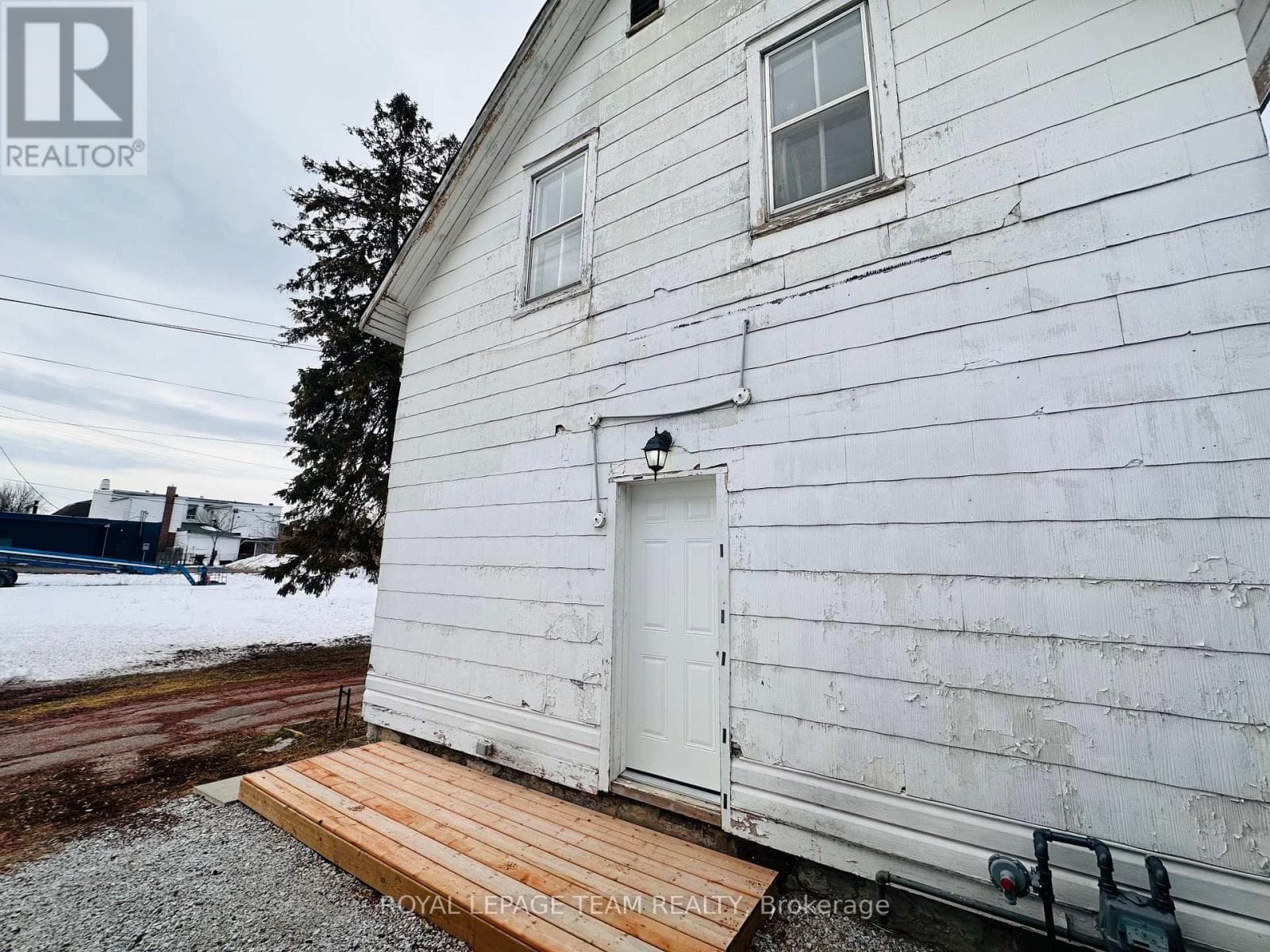 202 BELL STREET photo 3