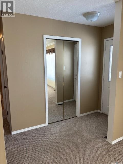 154 Parker CRESCENT photo 2
