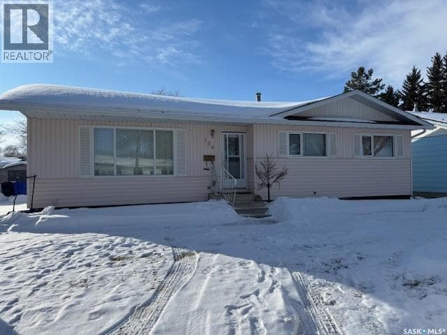 4 bed 3 bath single family at 154 Parker CRESCENT — $234,500