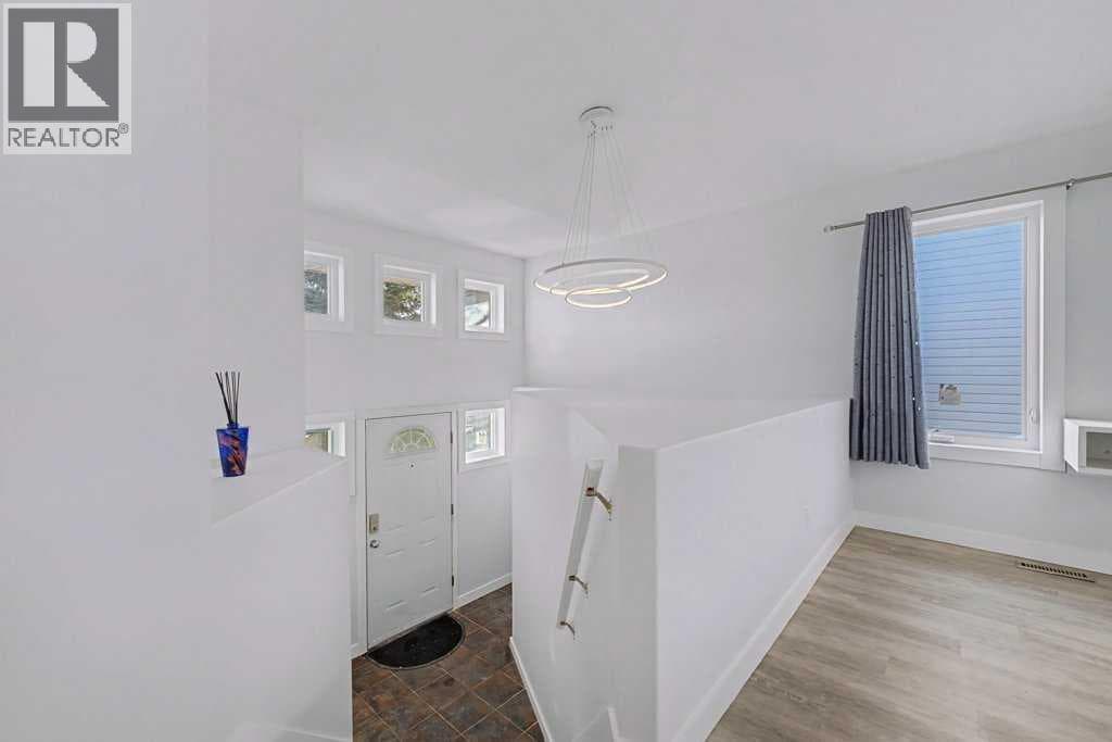 267 Panamount Hill NW — photo 3