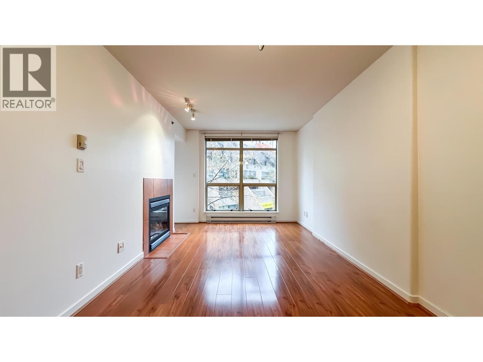 511 819 HAMILTON STREET photo 3