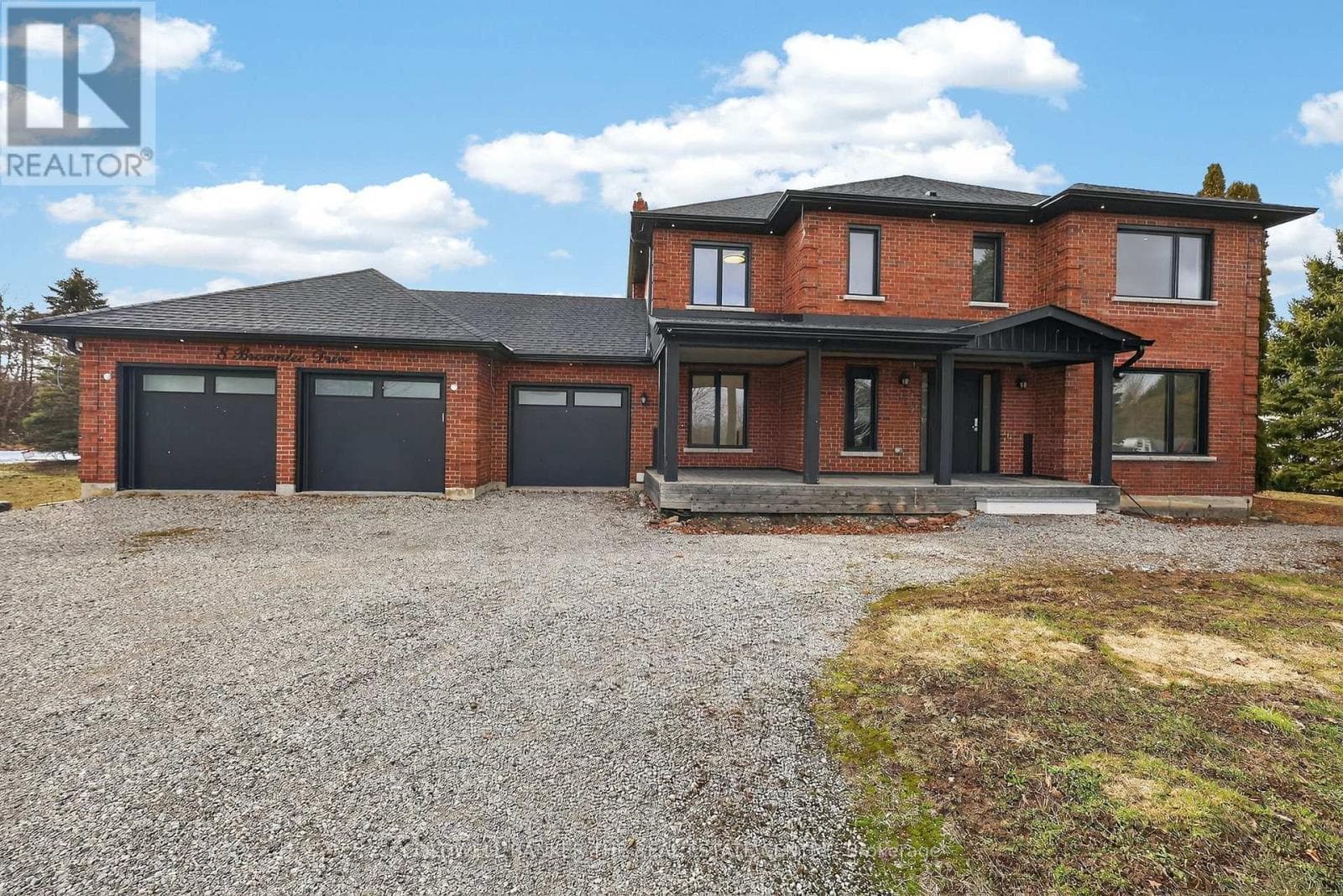 8 BROWNLEE DRIVE photo 3