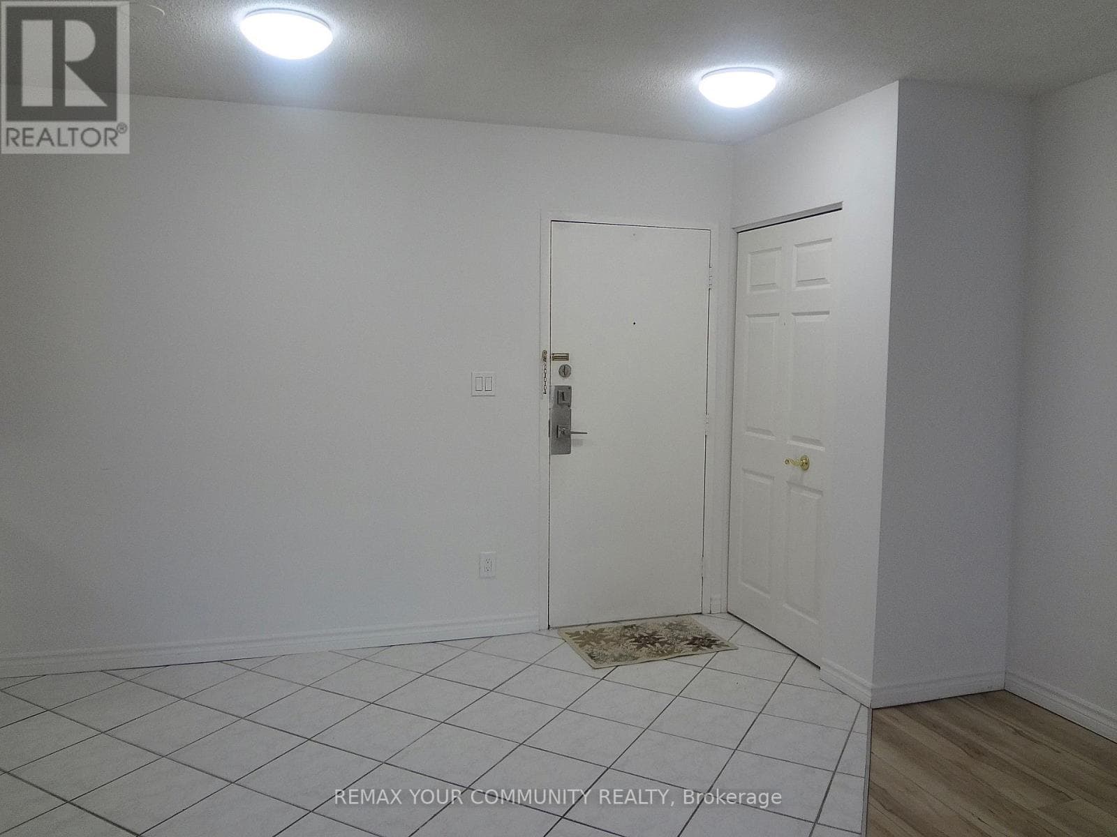 106 - 893 CONCESSION STREET photo 2