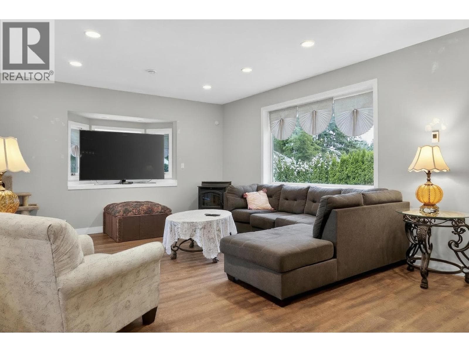 155 DEWBERRY STREET photo 2