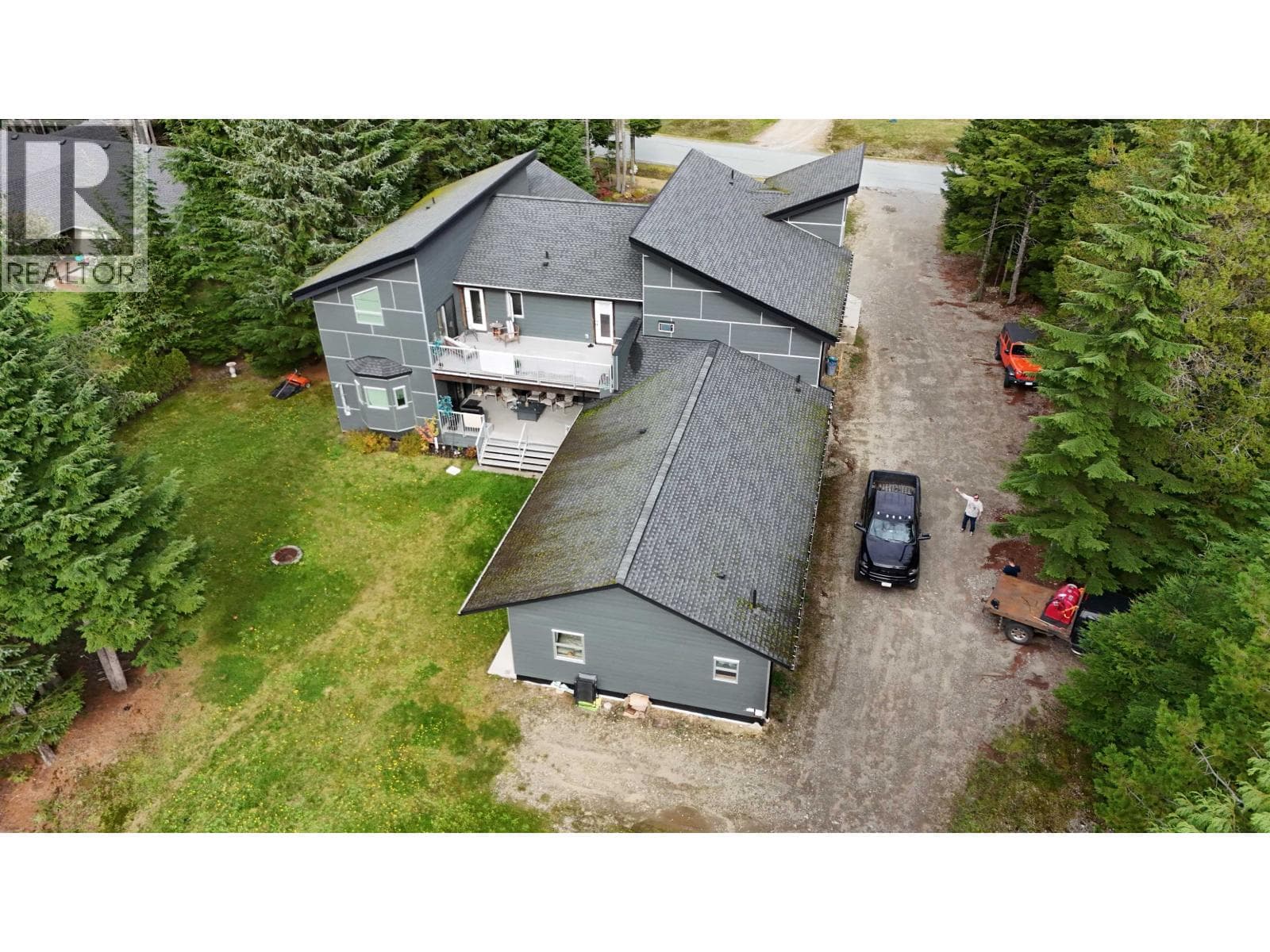 155 DEWBERRY STREET photo 5