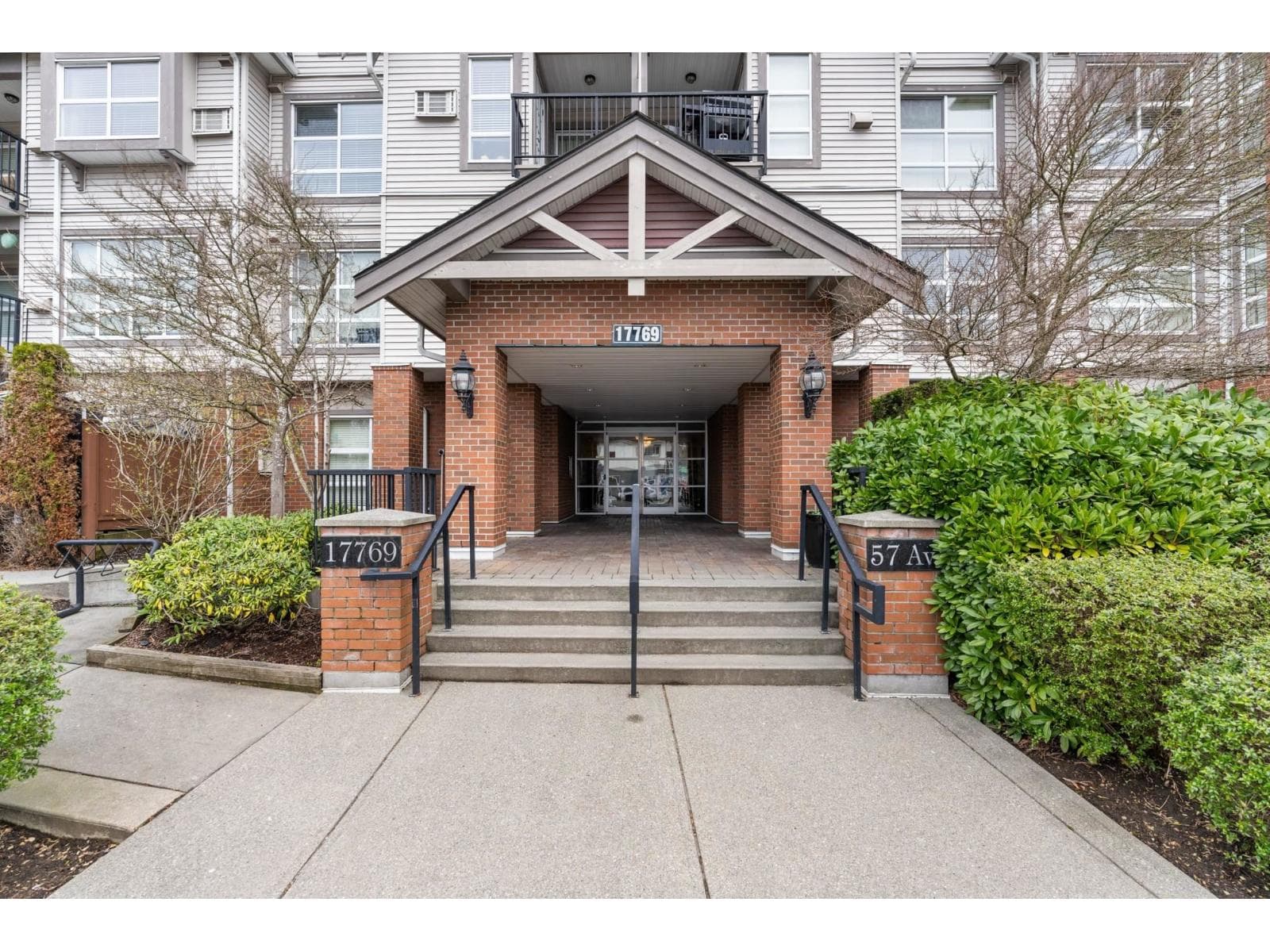 104 17769 57 AVENUE photo 2